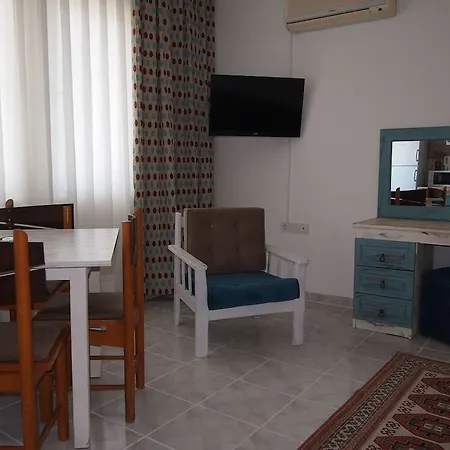Ozcem Apart شقة فندقية *